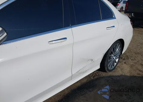 2017 Mercedes-Benz C 300 Sport z USA, uszkodzony, nr VIN 55SWF4JB4HU206692